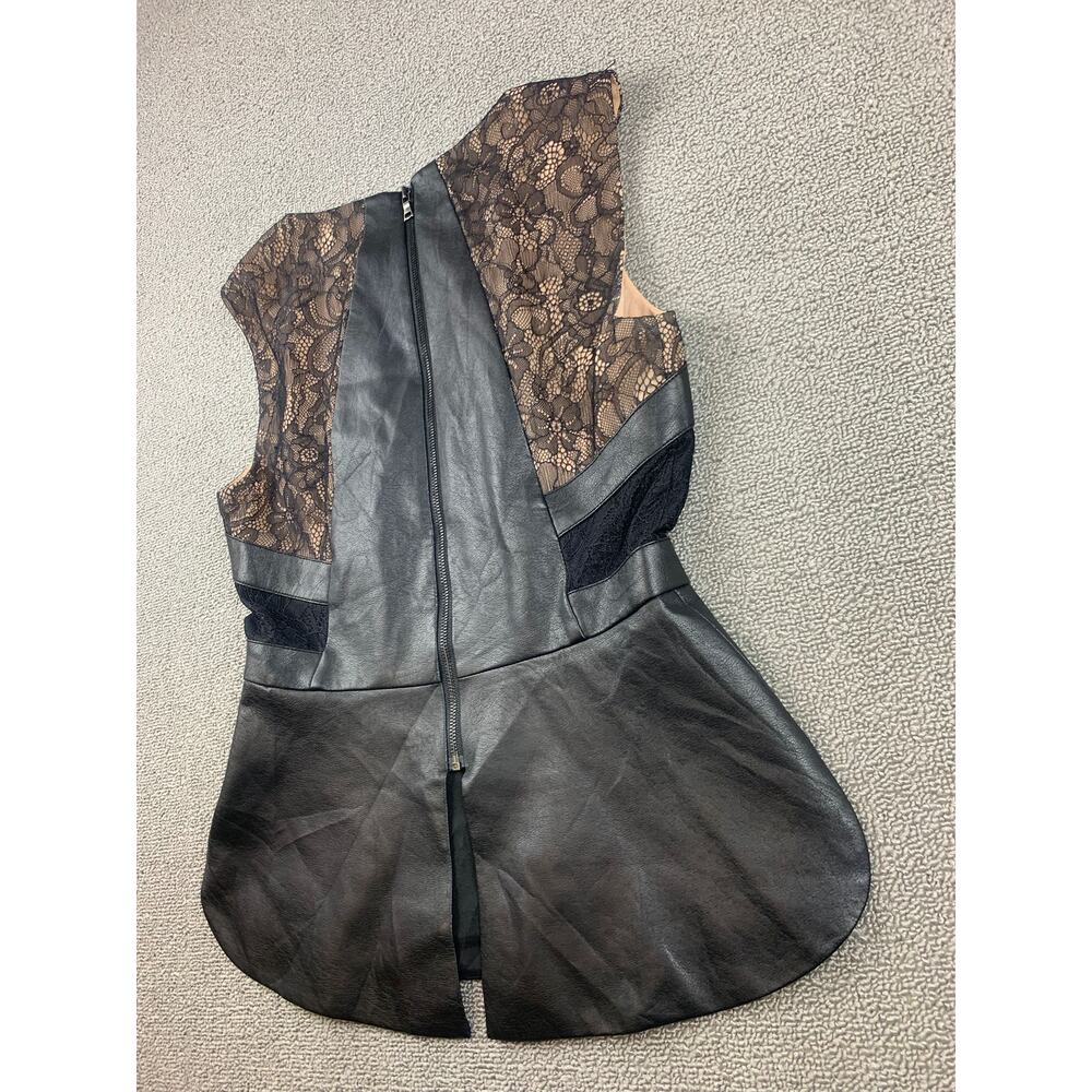 BCBGMAXAZRIA‎ Women XXS Faux Leather Black Lace Peplum Top - Picture 10 of 12